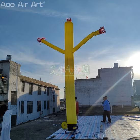 Homme gonflable de tube annonçant le danseur d'air pour la promotion d'événement